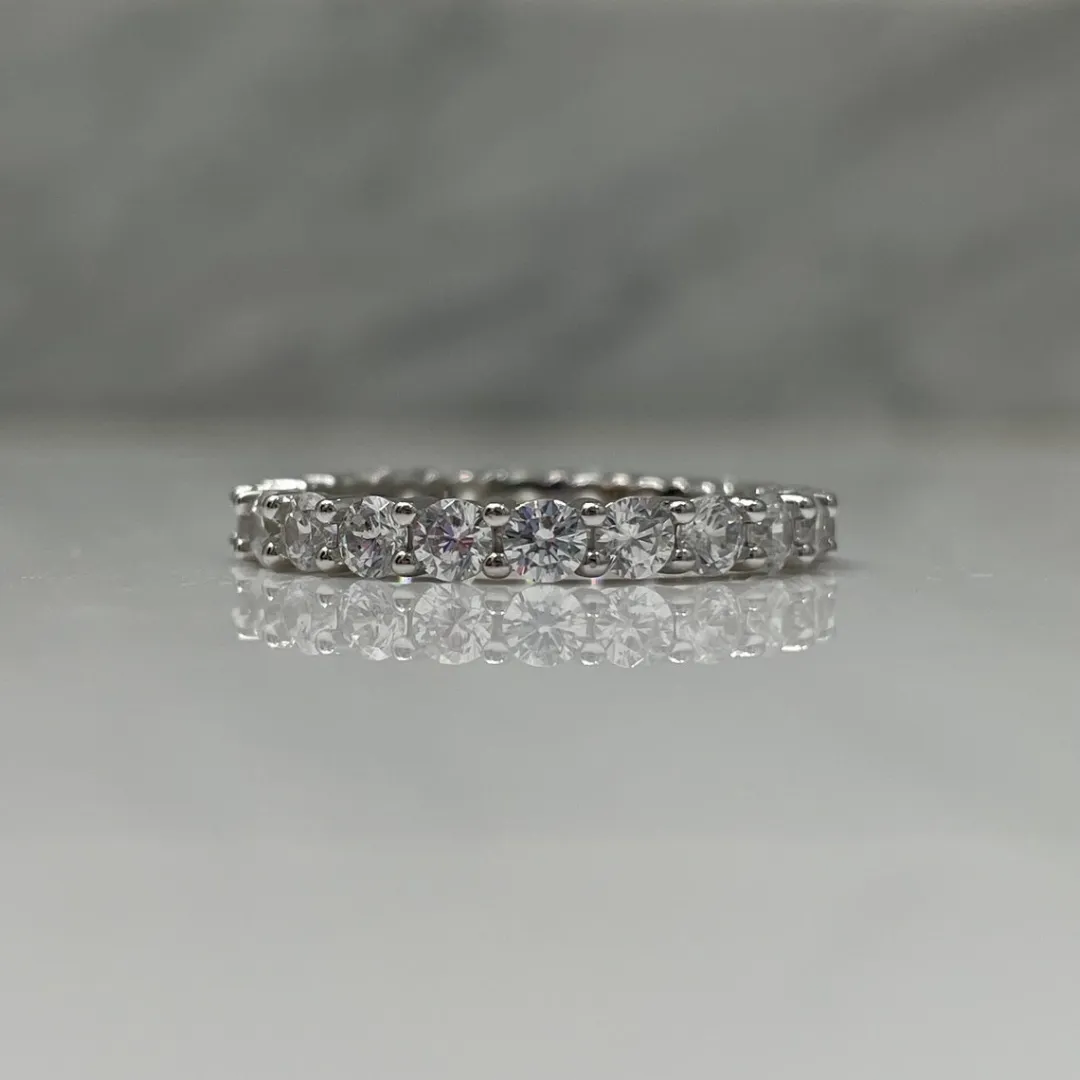 /public/photos/live/Full Eternity Moissanite Band For Her 1089 (7).webp